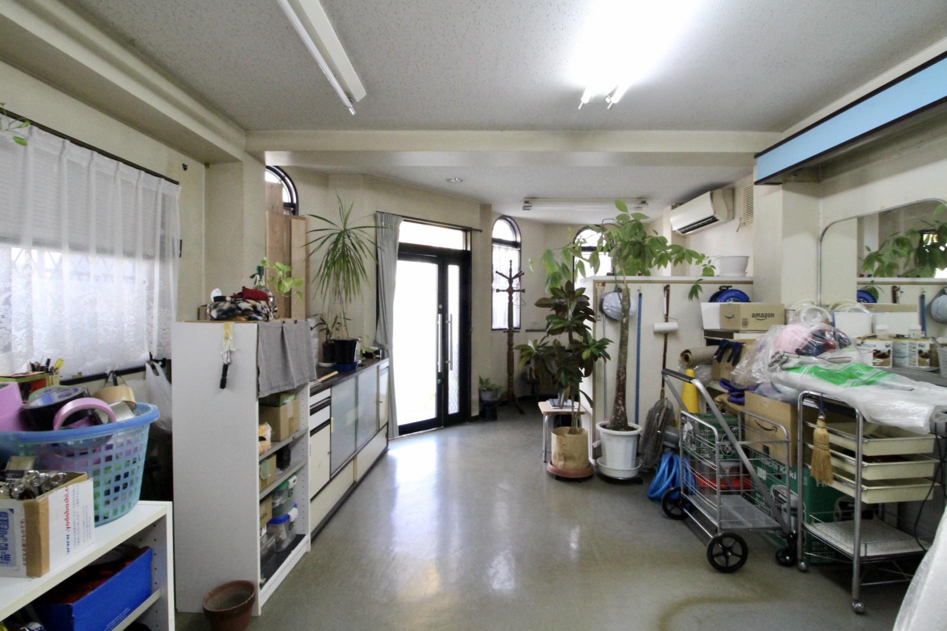 こぶりだけど窓も多くて天井も抜くと開放的な空間になりそう