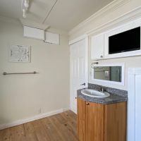 芦屋市東山町の売買物件/浴室の洗面台