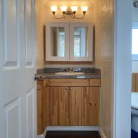 芦屋市東山町の売買物件/1階トイレ横の洗面スペース