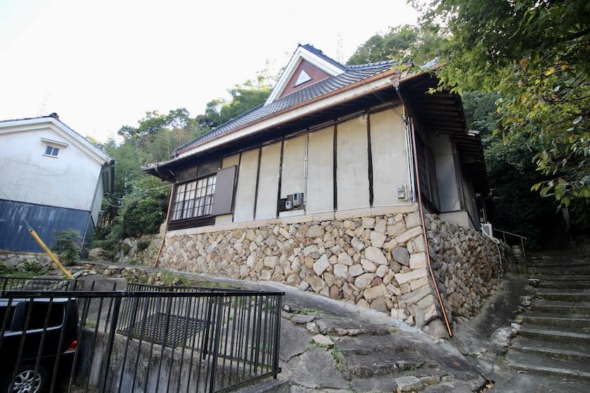神戸市須磨区妙法寺谷野の賃貸物件/まるで城のような迫力のある石垣