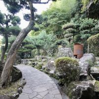 神戸市須磨区妙法寺谷野の賃貸物件/趣ある日本庭園のアプローチ