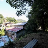 神戸市須磨区妙法寺谷野の賃貸物件/椅子に腰掛けて高取山を眺めながらホッと一息