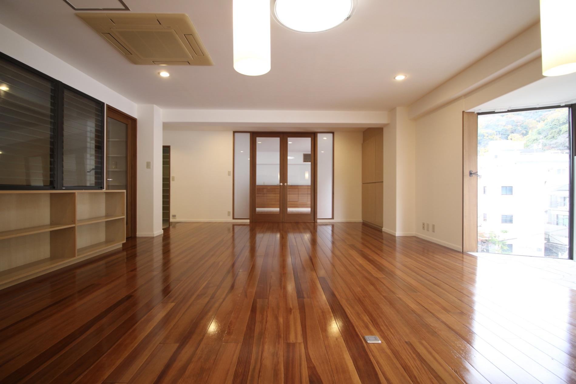神戸市中央区北野町の賃貸物件/塗り壁や造作家具の質感も良質