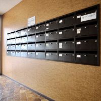 神戸市中央区北野町の賃貸物件/木製ポストもレトロ