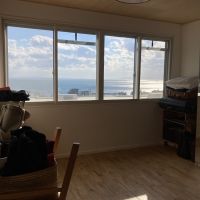神戸市垂水区塩屋町の売買物件/LDKから海を望む