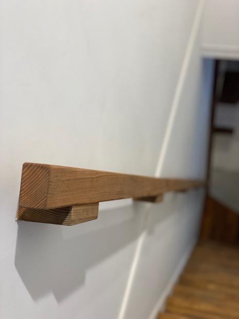 尼崎市杭瀬南新町の賃貸物件/階段手すりが良きアクセント。