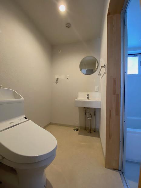 宝塚市高司の賃貸物件/洗面とトイレは一体