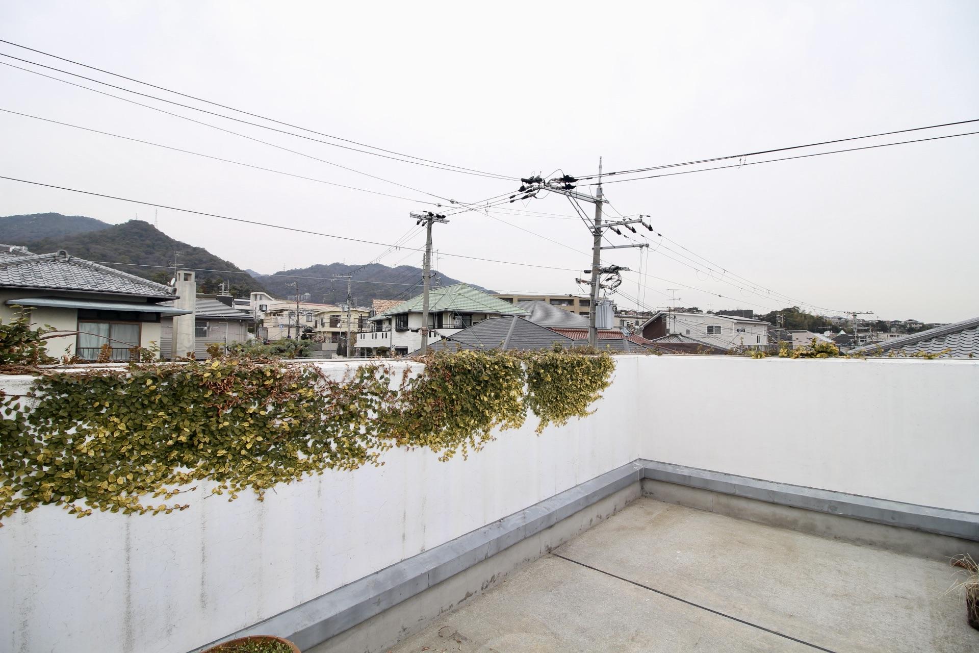 芦屋市西山町の賃貸物件/屋上から山も望めます