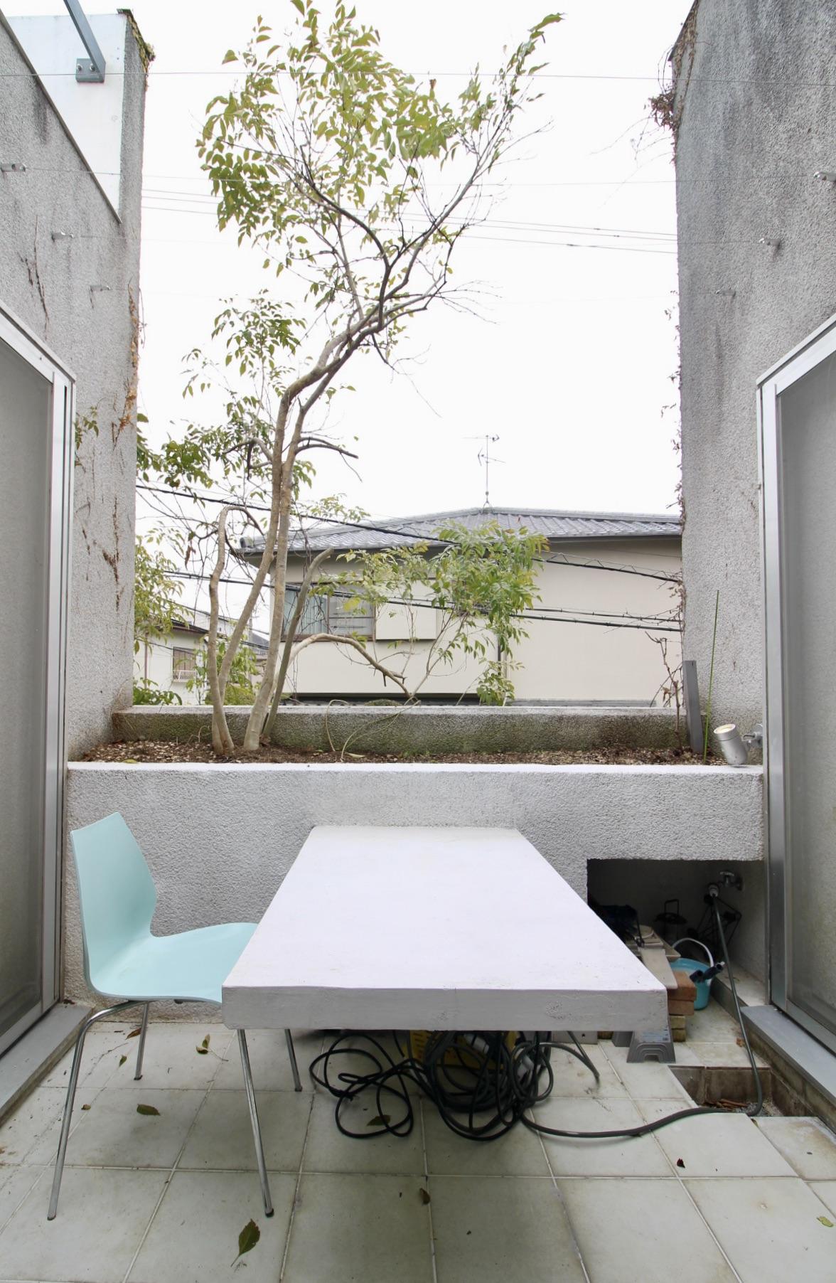 芦屋市西山町の賃貸物件/大空が広がるルーフテラスでのひととき