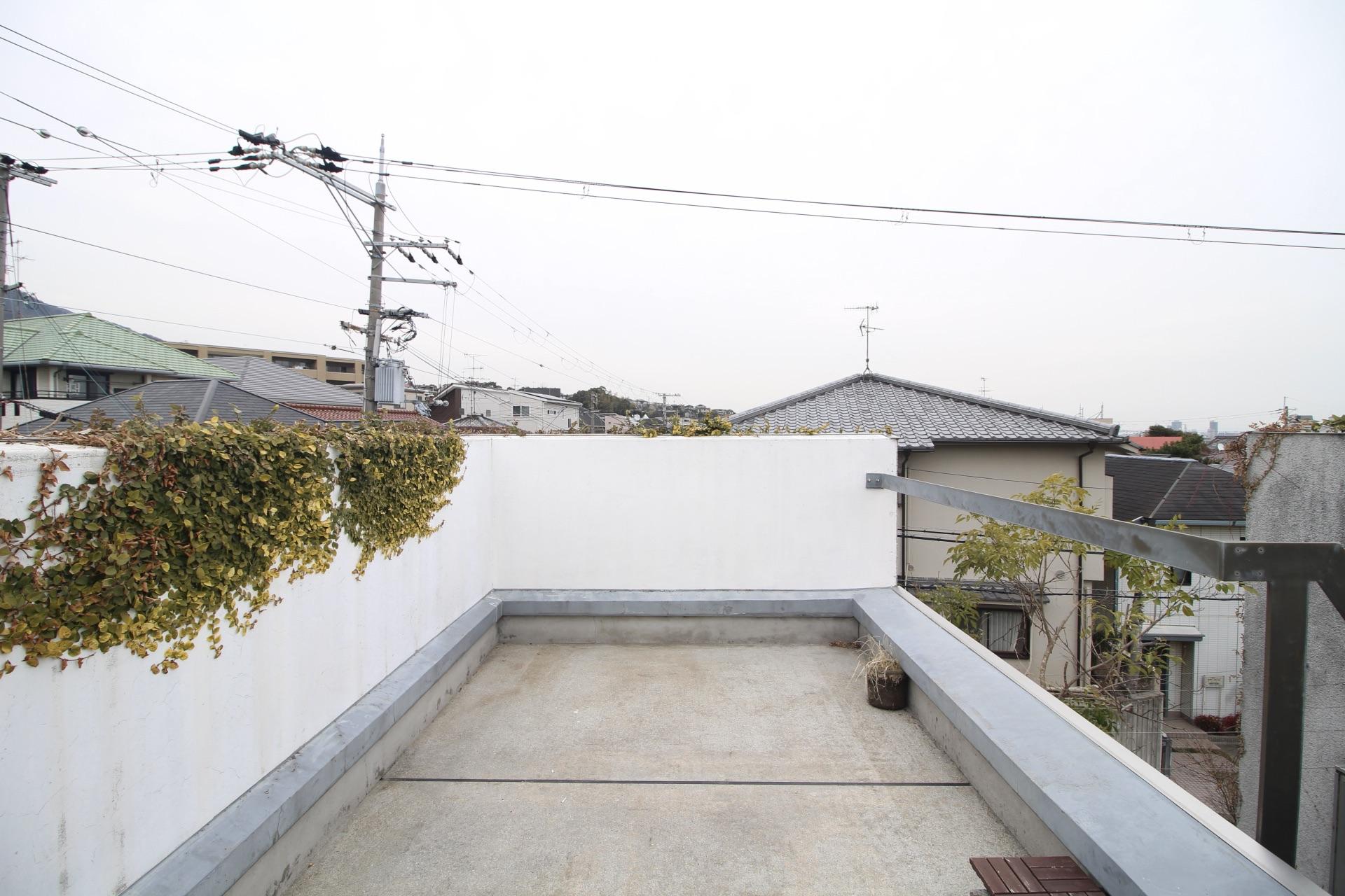 芦屋市西山町の賃貸物件/BBQもできそうな屋上