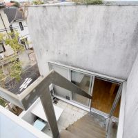 芦屋市西山町の賃貸物件/屋上からルーフテラスを見下ろす
