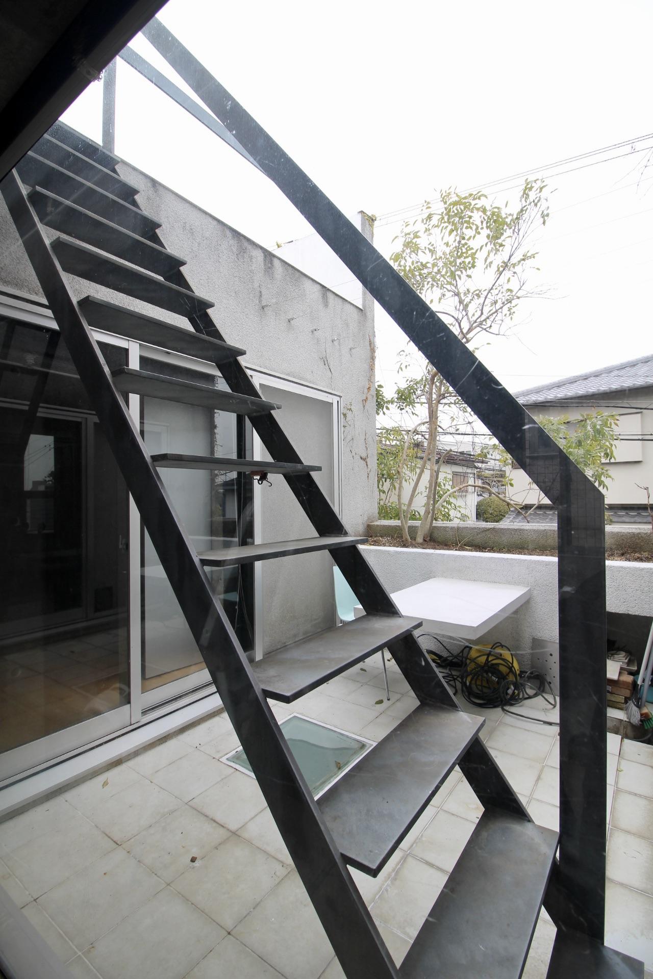 芦屋市西山町の賃貸物件/ルーフテラスから屋上へ