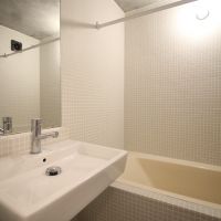 芦屋市西山町の賃貸物件/洗面台・風呂