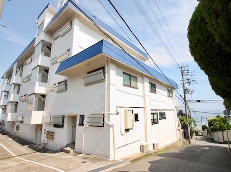 青い屋根