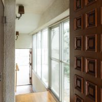 神戸市東灘区森北町の売買物件/中庭に沿って渡り廊下のような造り