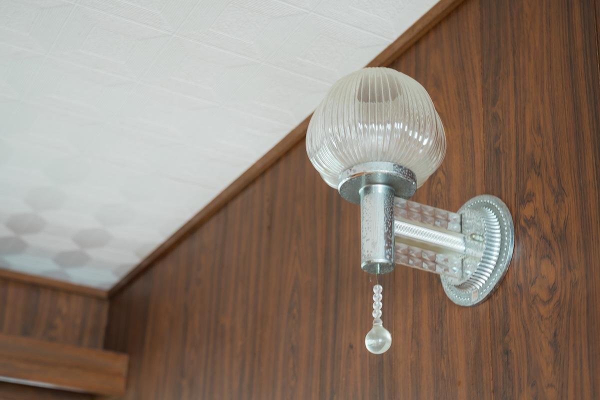 神戸市東灘区森北町の売買物件/照明までヴィンテージが散りばめられています