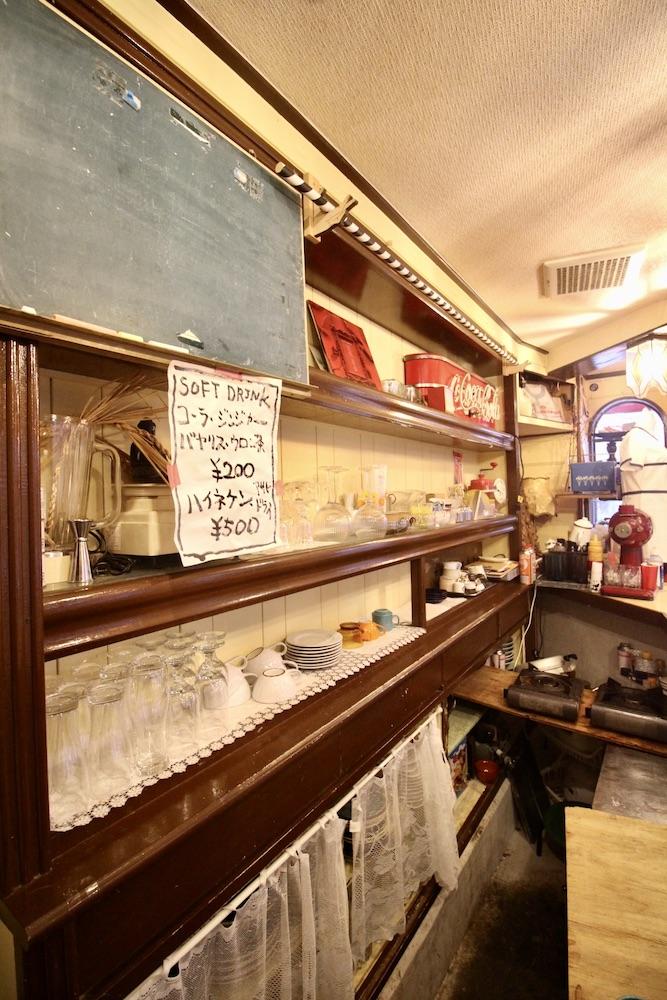 神戸市中央区花隈町の賃貸物件/棚に食器や雑貨も並べられます