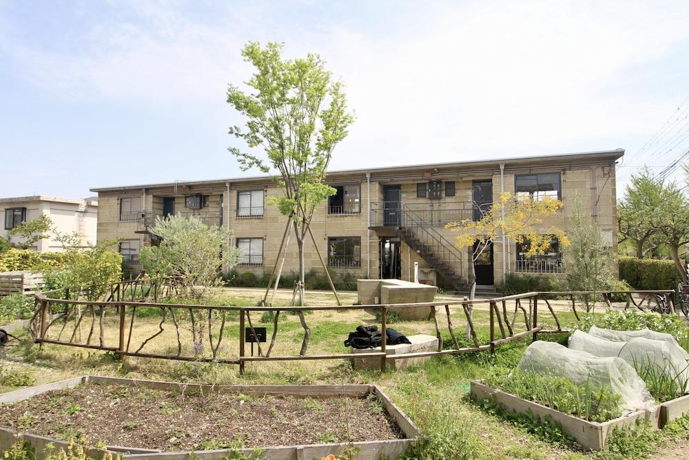 芦屋市宮塚町の賃貸物件/団地敷地内のシェア農園と自然を感じられる広場。（広場は一部現況と異なります）