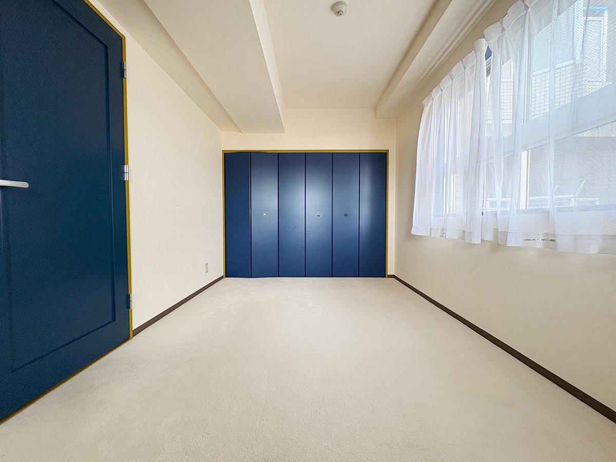 姫路市岩端町の賃貸物件/521号室_洋室のアクセントはネイビー