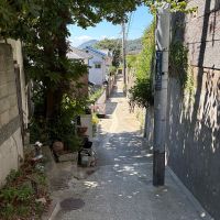 神戸市長田区五位ノ池町の売買物件/物件前の小径の雰囲気もいい
