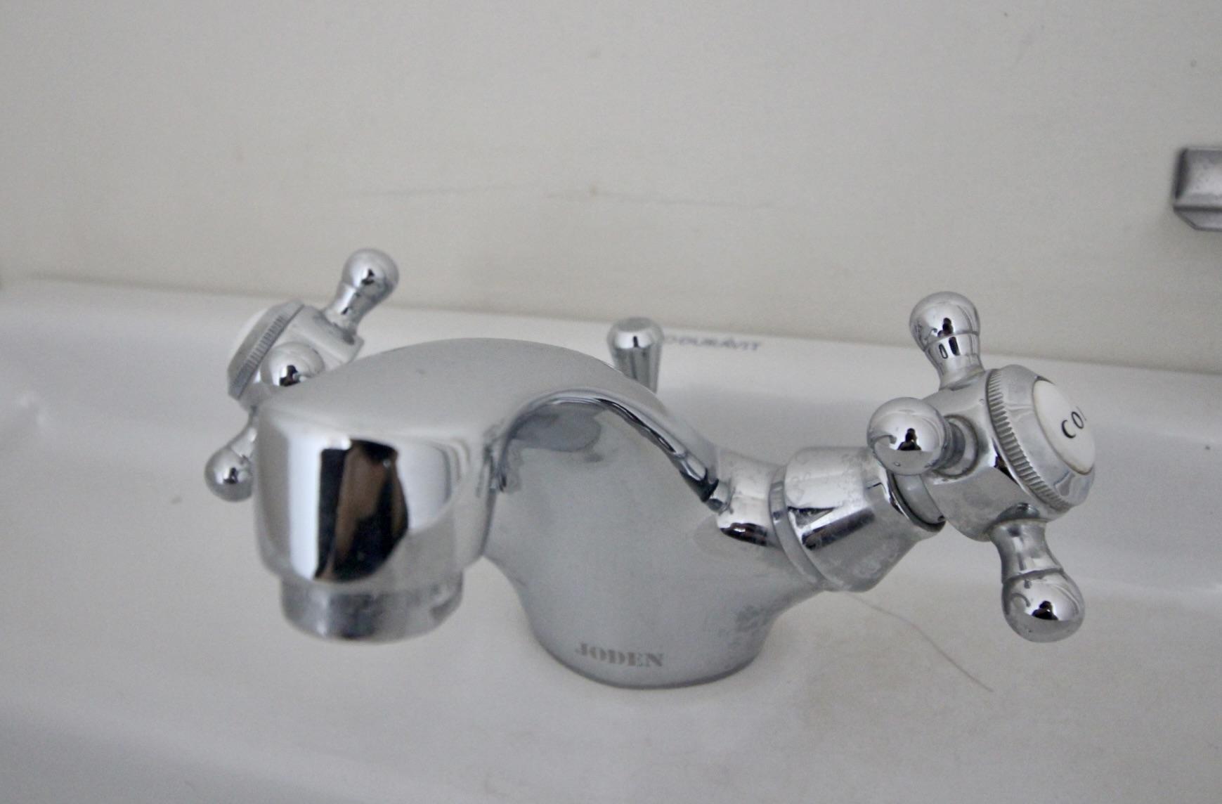 加古郡播磨町北本荘の賃貸物件/ドアハンドルもレトロで素敵