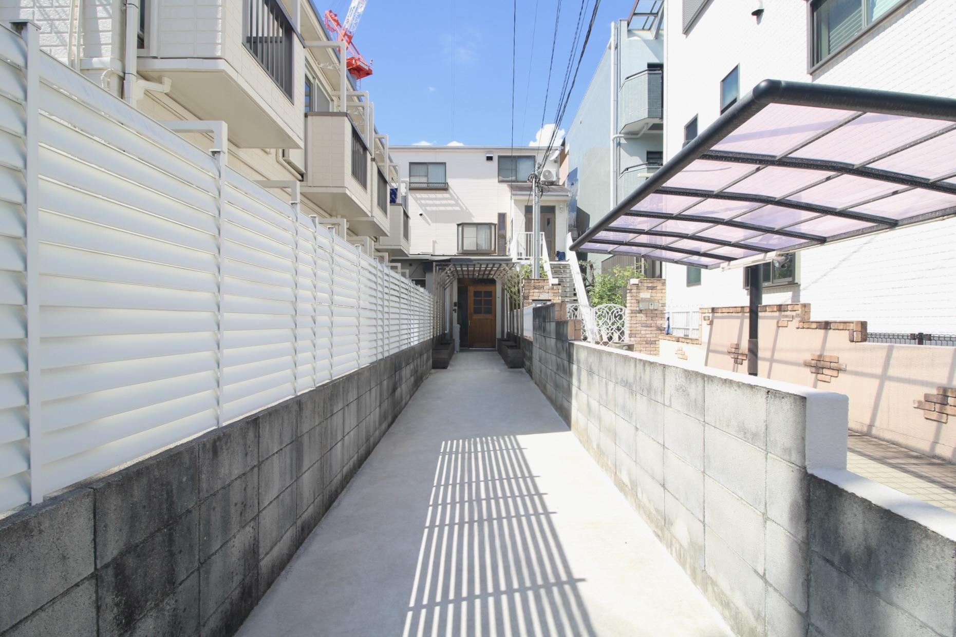 神戸市灘区篠原中町の賃貸物件/アプローチの路地