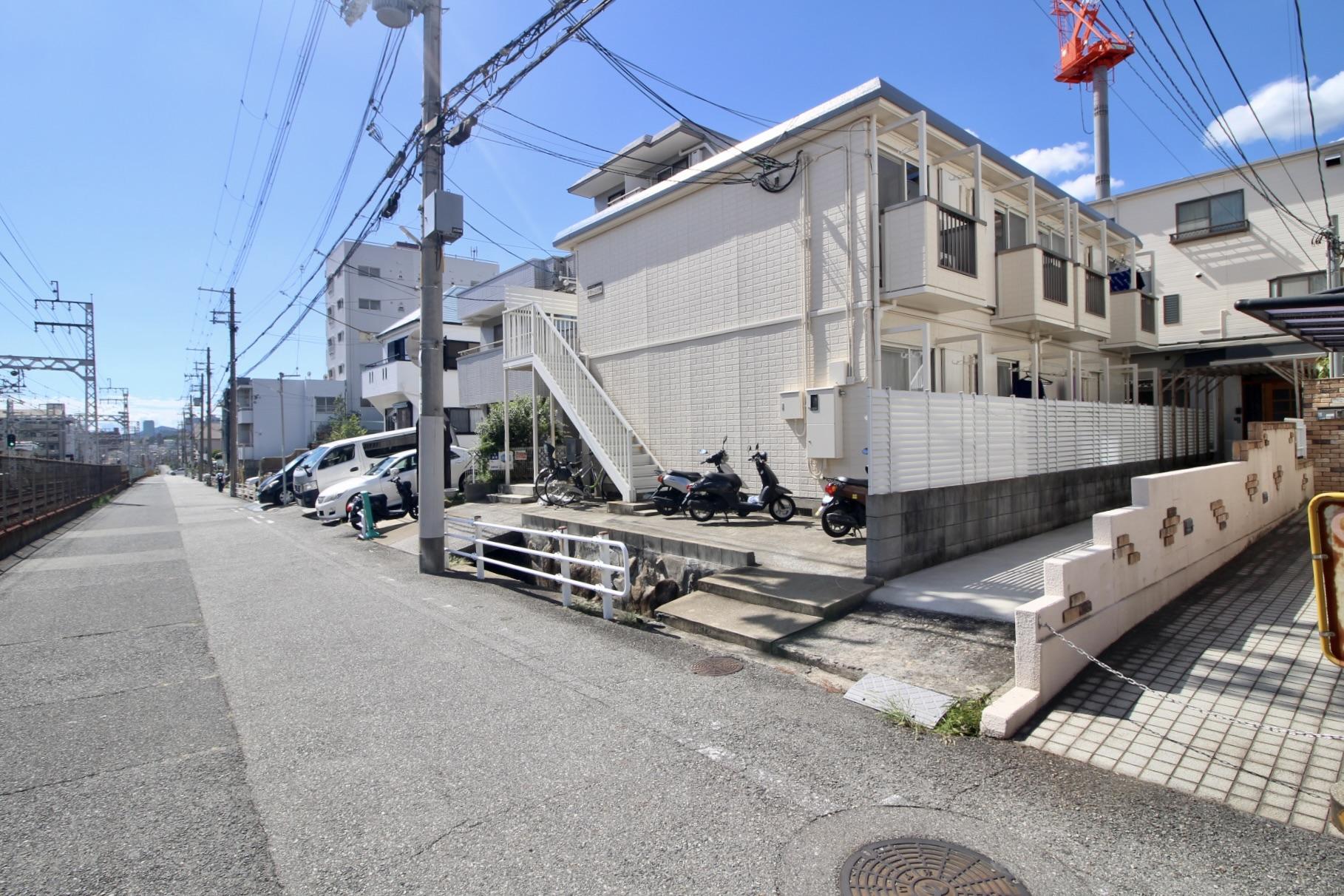 神戸市灘区篠原中町の賃貸物件/周囲には建物が建っていて隠れ家感満載です