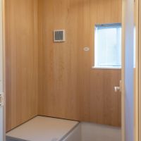 伊丹市稲野町の売買物件/青森ヒバが貼られたいい香りの浴室