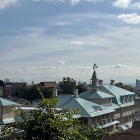 神戸市長田区丸山町の売買物件/玄関について振り向くとこの景色。遠くに海が見えます。