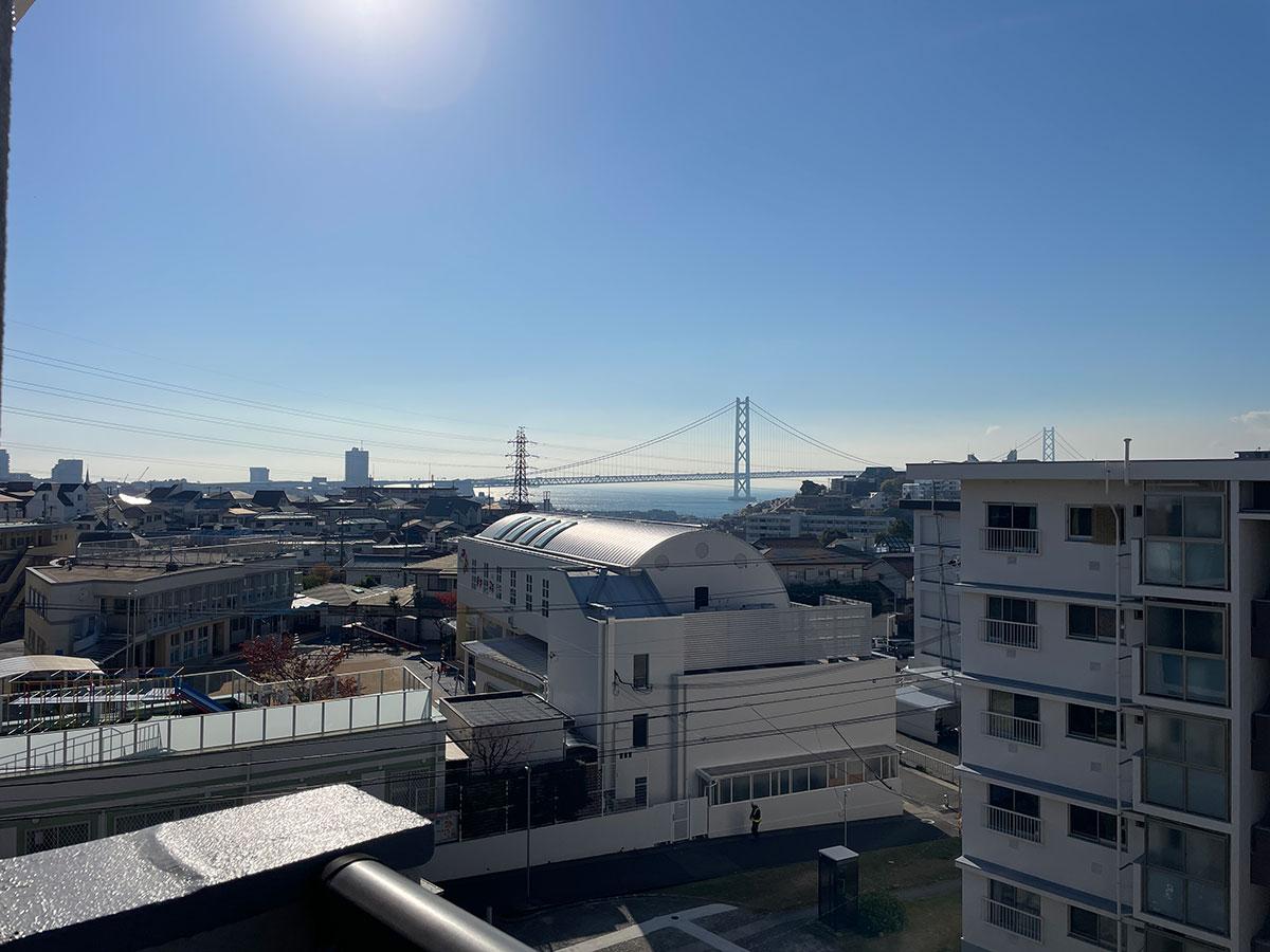 神戸市垂水区狩口台の賃貸物件/ベランダから橋と海