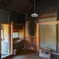 丹波篠山市市野々の賃貸物件/黒い煤の跡が、この建物の歴史を物語っています