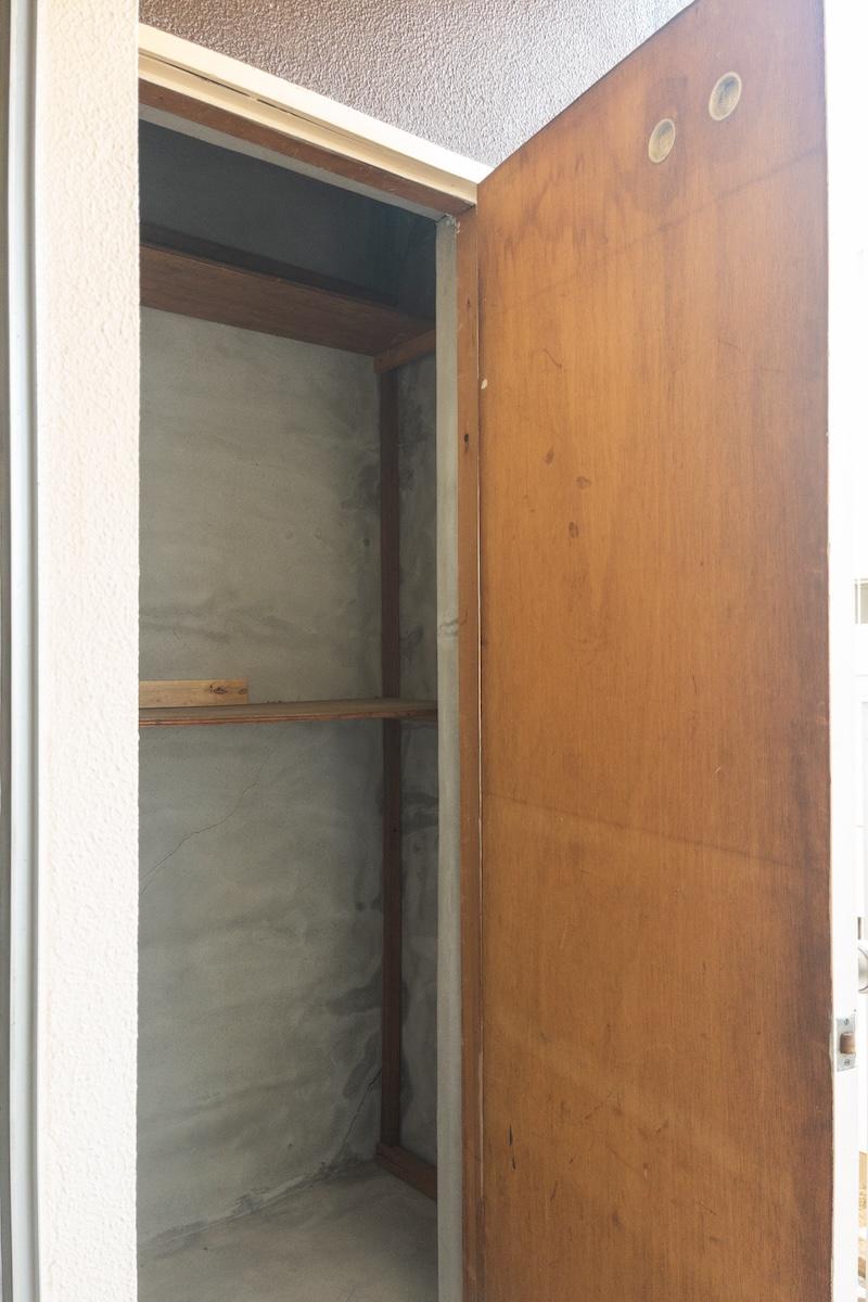 神戸市東灘区森北町の賃貸物件/バルコニーには物入もあります