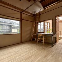 神戸市兵庫区山王町の賃貸物件/201:個室＋ロフト。借景には再生された古民家「あいこや」さん。個人の専有スペースとして契約も応相談です。