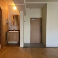 神戸市東灘区岡本の売買物件/玄関と洗面