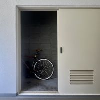 神戸市東灘区岡本の売買物件/トランクルーム付。広々、自転車も入ります。