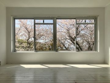 神戸市垂水区塩屋町の売買物件/桜と海の窓辺
