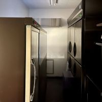 神戸市中央区山本通の賃貸物件/巨大な業務用冷蔵庫も