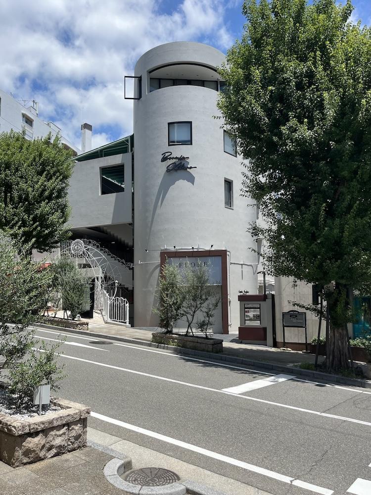 神戸市中央区山本通の賃貸物件/堂々たる外観の様子