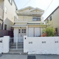 神戸市垂水区霞ヶ丘の売買物件/白い外観がかわいい
