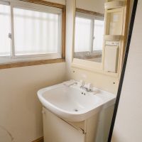 神戸市灘区六甲山町北六甲の売買物件/それぞれの宿泊棟にある洗面