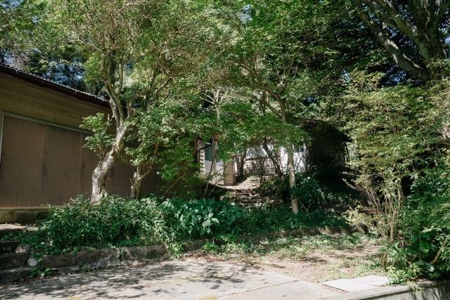 神戸市灘区六甲山町北六甲の売買物件/木立に囲まれた宿泊棟