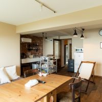 神戸市灘区六甲山町西谷山の売買物件/無垢のフローリングは味わいがあるし、裸足も喜ぶ