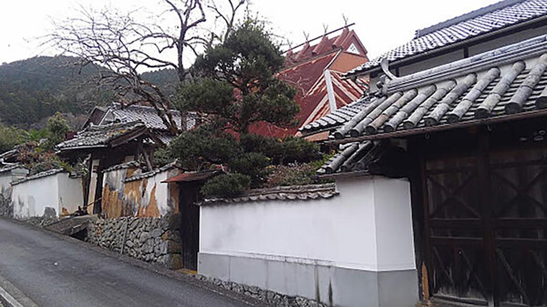 佐用郡佐用町乃井野の売買物件/近くにある武家屋敷群の3棟です。