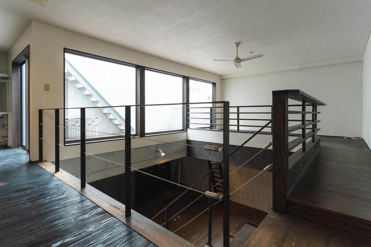 神戸市東灘区田中町の賃貸物件/吹き抜けを中心につながる