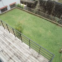 宝塚市花屋敷荘園の賃貸物件/上から庭を眺めるとこんな広さ