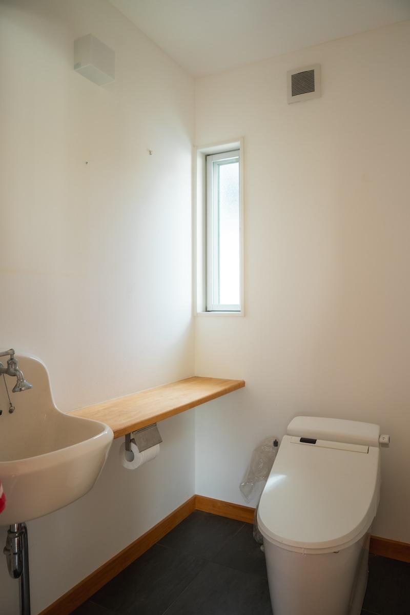 宝塚市花屋敷荘園の賃貸物件/2階トイレ