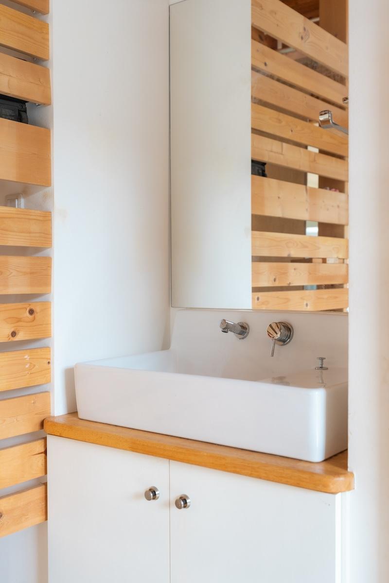 宝塚市花屋敷荘園の賃貸物件/帰宅後、玄関をあがるとすぐに手が洗えます