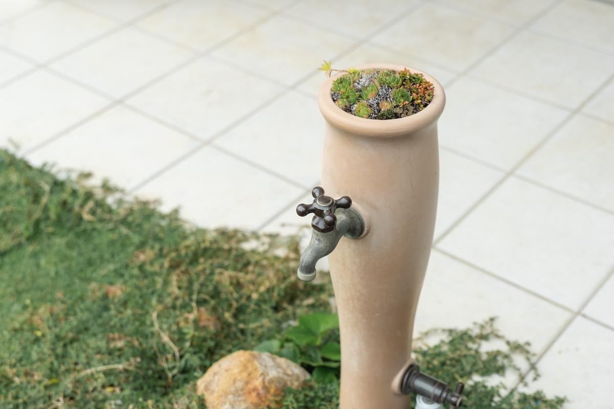 宝塚市花屋敷荘園の賃貸物件/庭の水栓が箱庭になっていて可愛い