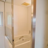 神戸市灘区六甲山町西谷山の売買物件/ユニットバスもヨーロッパ風
