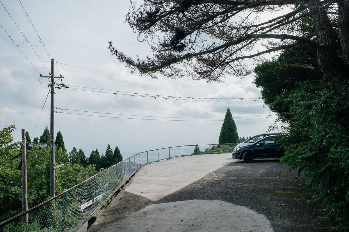 神戸市灘区六甲山町西谷山の売買物件/愛車も景色を楽しむ？駐車場